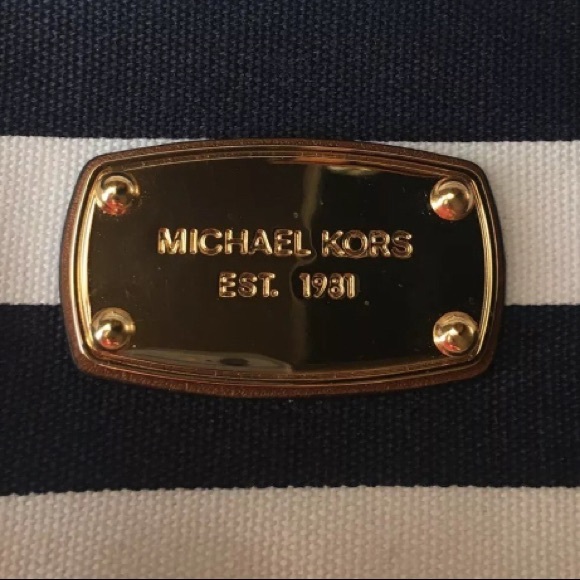 Michael Kor’s Nautical Purse - Picture 2 of 4